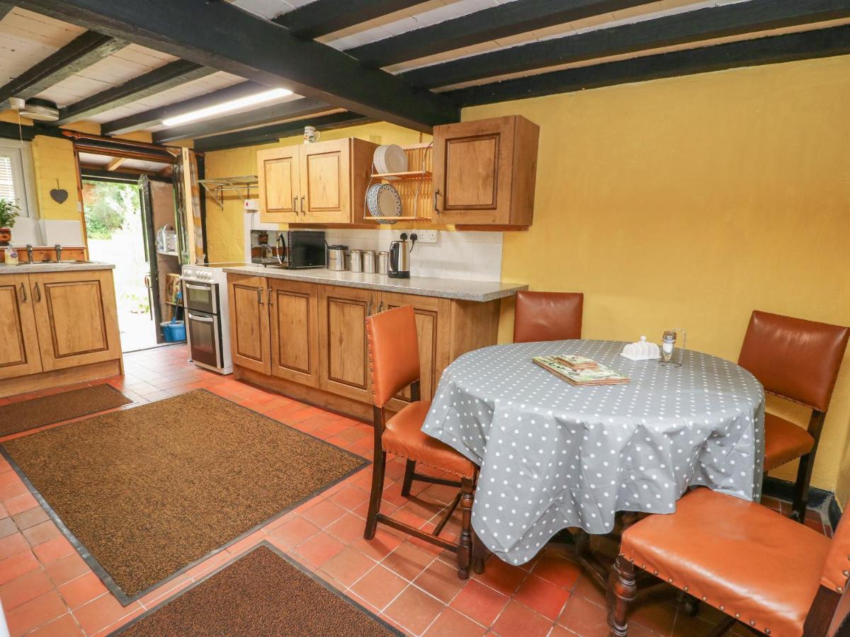 Caerau Farm House Llanidloes Bagian luar foto