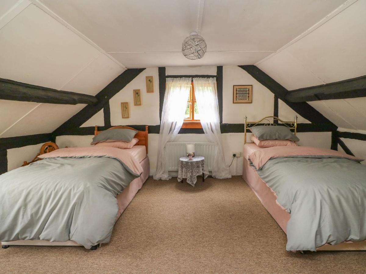 Caerau Farm House Llanidloes Bagian luar foto
