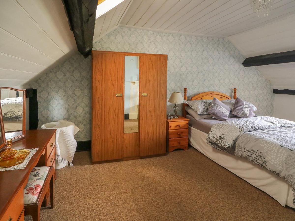 Caerau Farm House Llanidloes Bagian luar foto